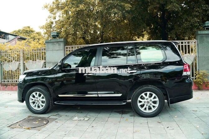 Toyota Land Cruiser 2016 VX Đen