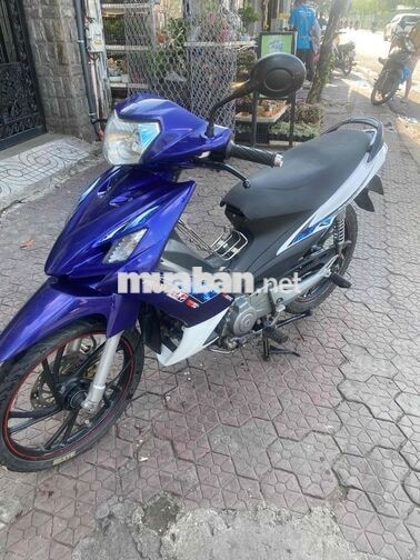 Suzuki Axelo Xanh trắng Việt Nam