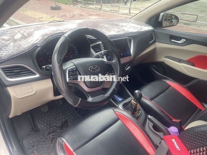Hyundai Accent Tiêu chuẩn 75000km Trắng