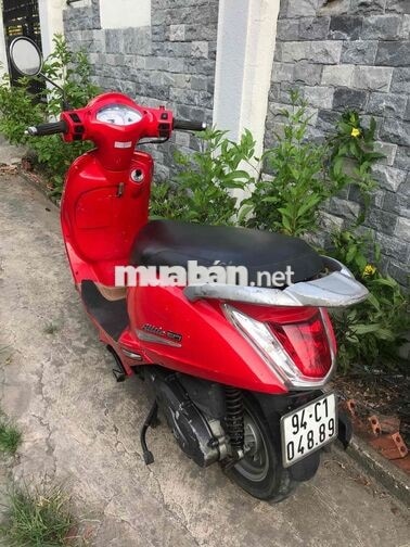 Xe máy SYM Attila EFI màu đỏ