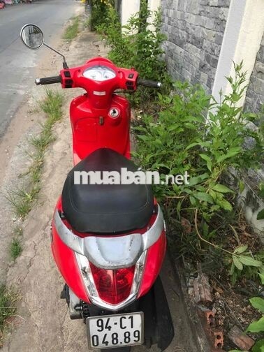 Xe máy SYM Attila EFI màu đỏ