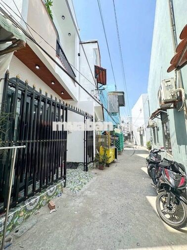Bán gấp nhà 1 trệt 1 lầu hẻm 388 Nguyễn Văn Cừ gần ĐHYD