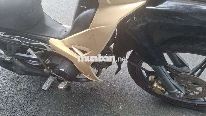 Yamaha Sirius 50cc màu Đen vàng