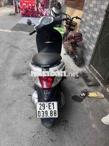 Piaggio Liberty 125 màu trắng