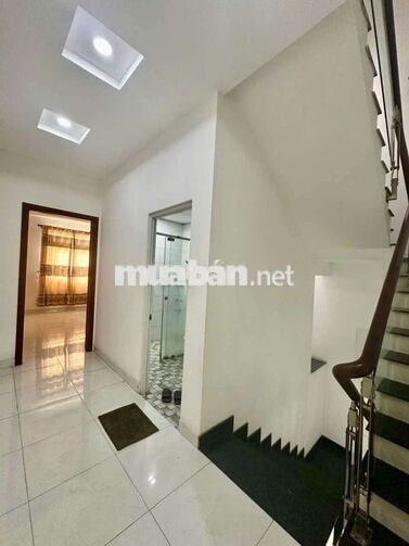 5*20. nhà 4 tầng 7pn 7 máy lạnh. Nguyễn Thị kiểu. Q12