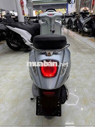 Piaggio Sprint 2022 màu Bạc Bosche cực đẹp chính