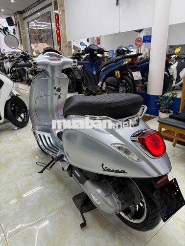 Piaggio Sprint 2022 màu Bạc Bosche cực đẹp chính