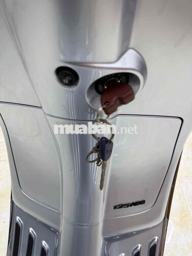 Piaggio Sprint 2022 màu Bạc Bosche cực đẹp chính