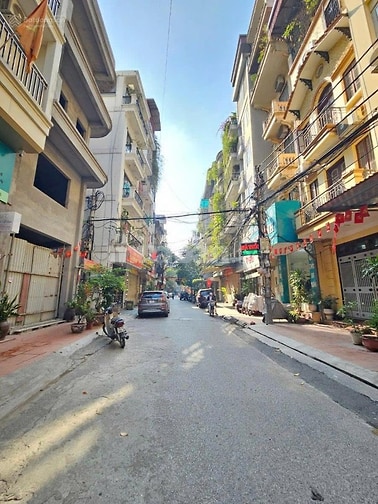 Bán nhà KBT 7,5 tầng ngõ 26 Nguyên Hồng MB: 90m MT: 7,2m 