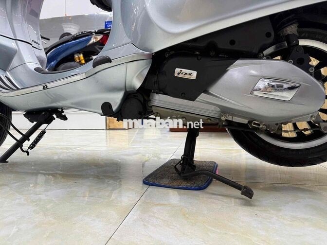 Piaggio Sprint 2022 màu Bạc Bosche cực đẹp chính
