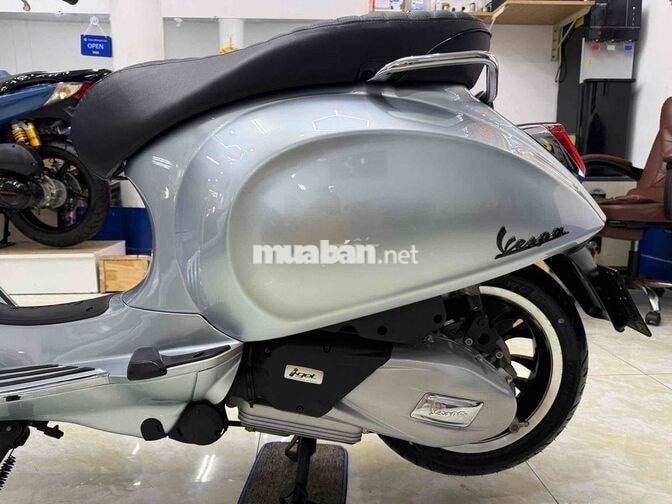 Piaggio Sprint 2022 màu Bạc Bosche cực đẹp chính