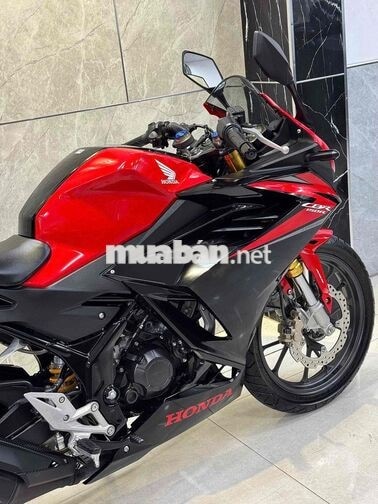 Honda CBR150R Đỏ đen