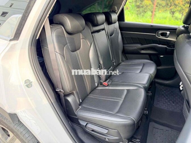 Kia Sorento 2.2 máy dầu Signature 2025