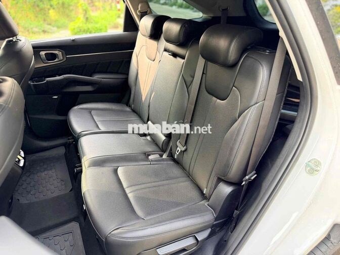 Kia Sorento 2.2 máy dầu Signature 2025
