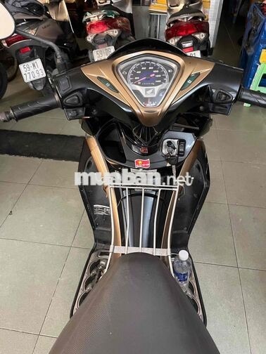 Honda Air Blade 2012 vàng đen