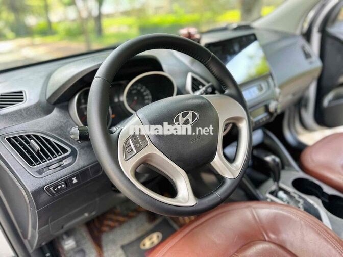Hyundai Tucson 2012 Tự động màu Bạc