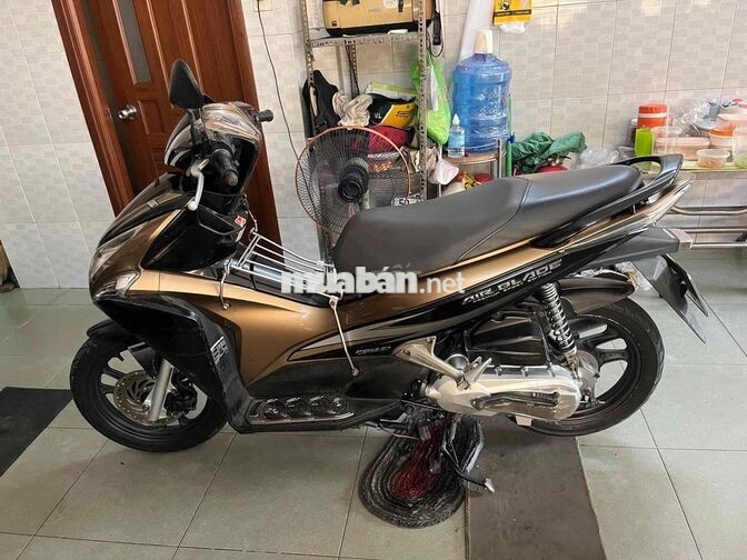 Honda Air Blade 2012 vàng đen