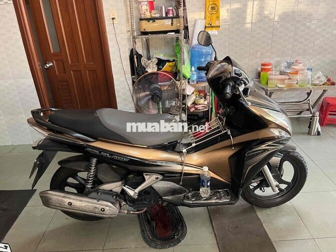 Honda Air Blade 2012 vàng đen
