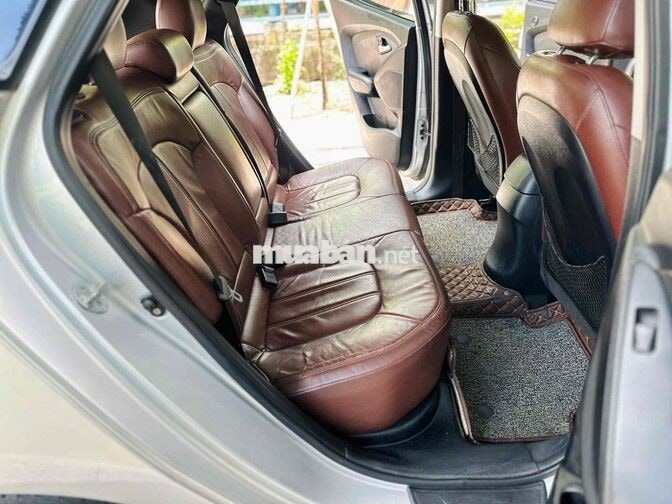 Hyundai Tucson 2012 Tự động màu Bạc