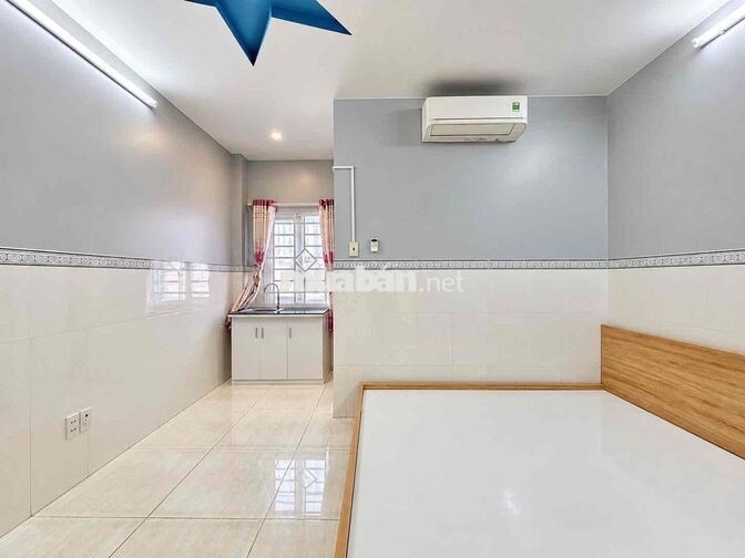 Cho Thuê Phòng Gác Cửa Sổ Nội Thất Đầy Đủ Gần Hoà Bình - Đầm Sen Q11
