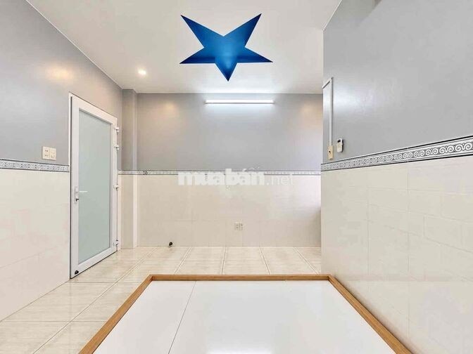 Cho Thuê Phòng Gác Cửa Sổ Nội Thất Đầy Đủ Gần Hoà Bình - Đầm Sen Q11
