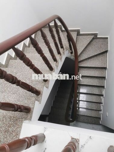 Cho thuê nhà hẻm 528 ĐIện Biên Phủ
