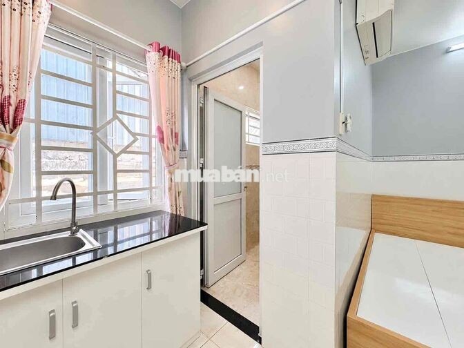 Cho Thuê Phòng Gác Cửa Sổ Nội Thất Đầy Đủ Gần Hoà Bình - Đầm Sen Q11