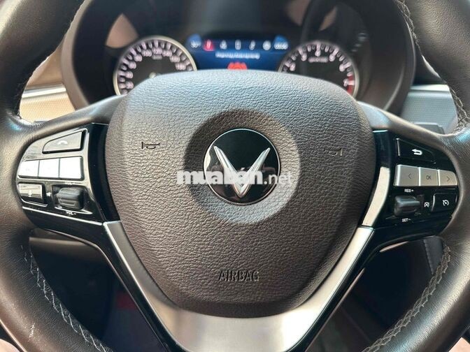VinFast Lux SA 2019 Plus