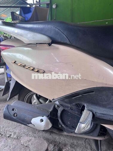 Honda Lead màu kem