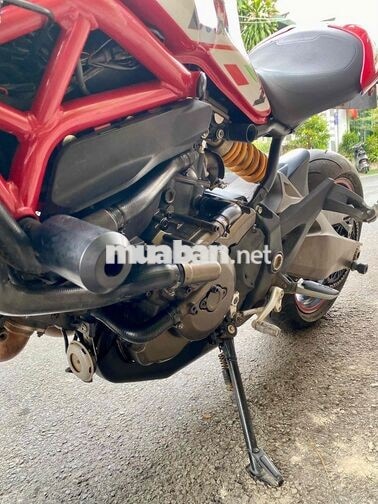 Ducati Monster 821 màu Đỏ