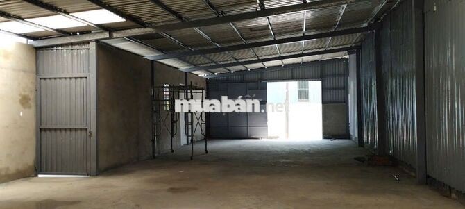 Nhà Xưởng 9 x 20m hẻm xe tải Nguyễn Văn Qúa giá 11tr/tháng