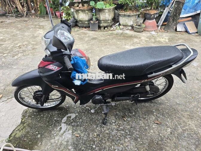 Xe máy số SYM 50cc màu Đen đỏ