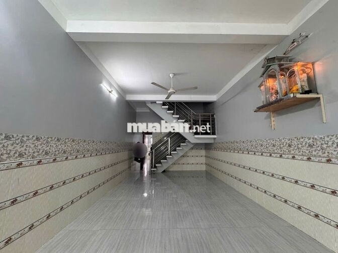 BÁN NHÀ 1 TRỆT 1 LẦU NGAY CHỢ LÝ VĂN SÂM KINH DOANH NGANG 4,2M DÀI 18M