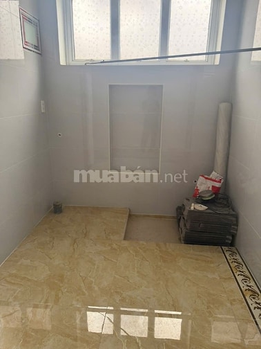 Cho thuê nhà tổng 240m2 tại 135 Nguyễn Văn Hới