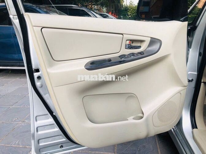 TOYOTA INNOVA 2013 2.0G TỰ ĐỘNG BẠC
