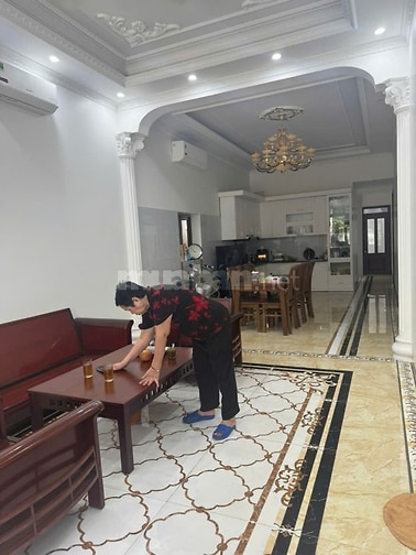Cho thuê nhà tổng 240m2 tại 135 Nguyễn Văn Hới