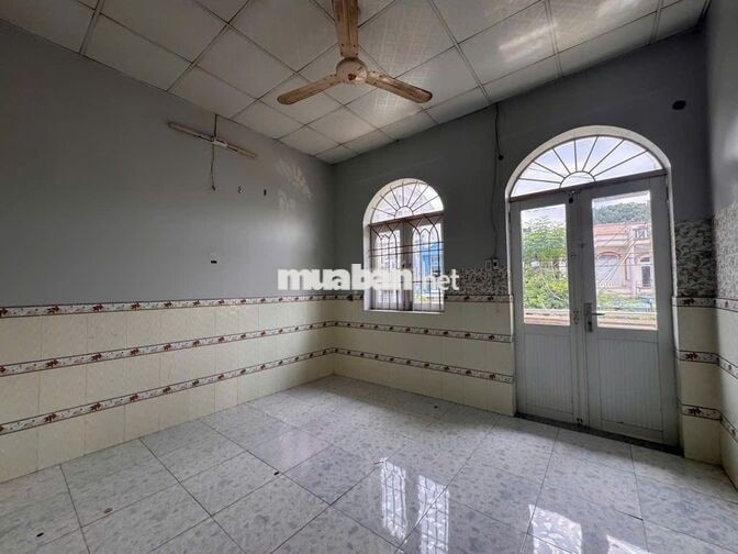 BÁN NHÀ 1 TRỆT 1 LẦU NGAY CHỢ LÝ VĂN SÂM KINH DOANH NGANG 4,2M DÀI 18M