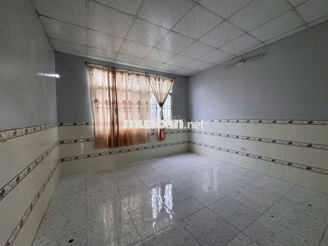 BÁN NHÀ 1 TRỆT 1 LẦU NGAY CHỢ LÝ VĂN SÂM KINH DOANH NGANG 4,2M DÀI 18M