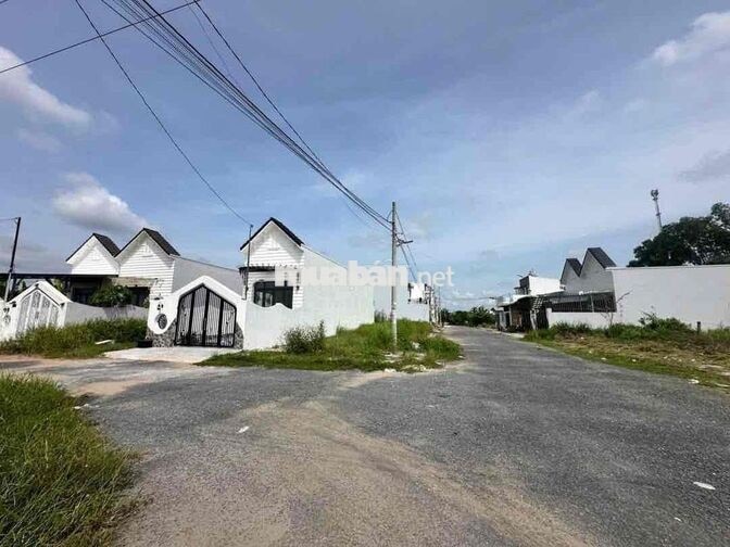 NỀN GÓC 2 MẶT TIỀN KDC HUỲNH ĐẠI - SẮP LÊN PHƯỜNG LONG HỒ VĨNH LONG
