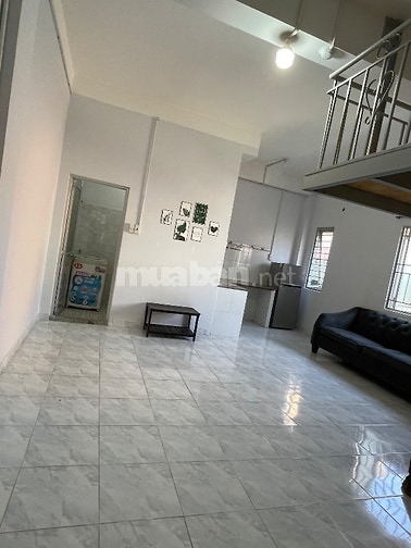CHÍNH CHỦ CHO THUÊ PHÒNG 35m2 NGAY CHỢ CHỈ 5,5tr