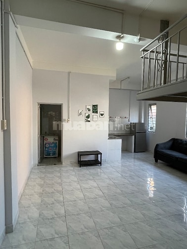CHÍNH CHỦ CHO THUÊ PHÒNG 35m2 NGAY CHỢ CHỈ 5,5tr