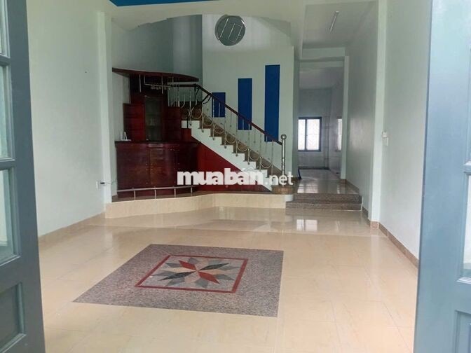 Nhà 3 lầu 5 x22m, hẻm 1118 Nguyễn Văn Quá giá 11tr/tháng