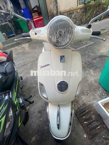 Xe máy Piaggio Vespa Xanh trắng