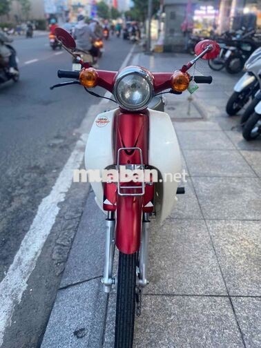 Honda Cub 50cc 2023 màu Đỏ trắng