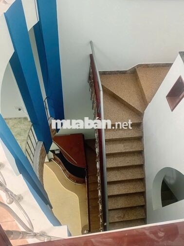 Nhà 3 lầu 5 x22m, hẻm 1118 Nguyễn Văn Quá giá 11tr/tháng