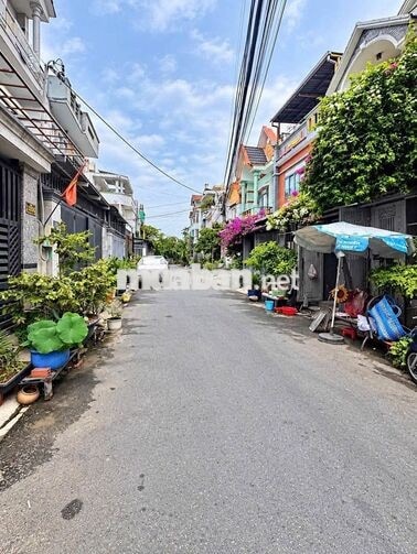 Bán nhà 1 trệt 1 lầu 3PN gần Chợ Bà Điểm, Hóc Môn