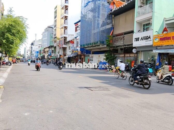 MB Khu phố du lịch - giá rẻ Quận 1 