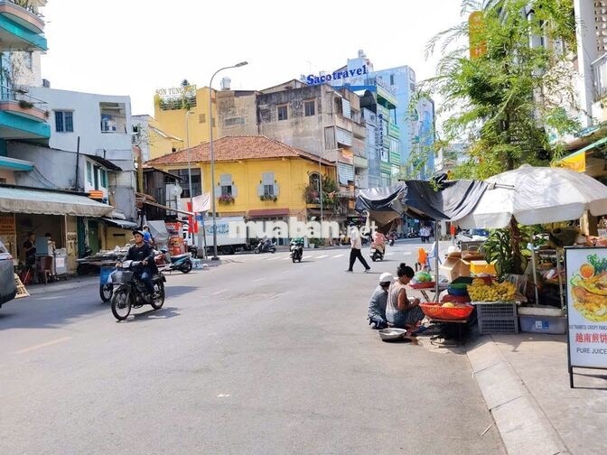 MB Khu phố du lịch - giá rẻ Quận 1 