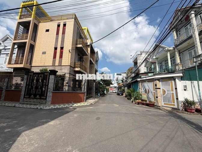 Bán nhà 1 trệt 1 lầu 3PN gần Chợ Bà Điểm, Hóc Môn