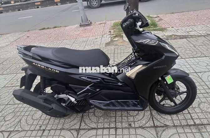 Honda Air Blade 2024 4 val dưới 8k km đen